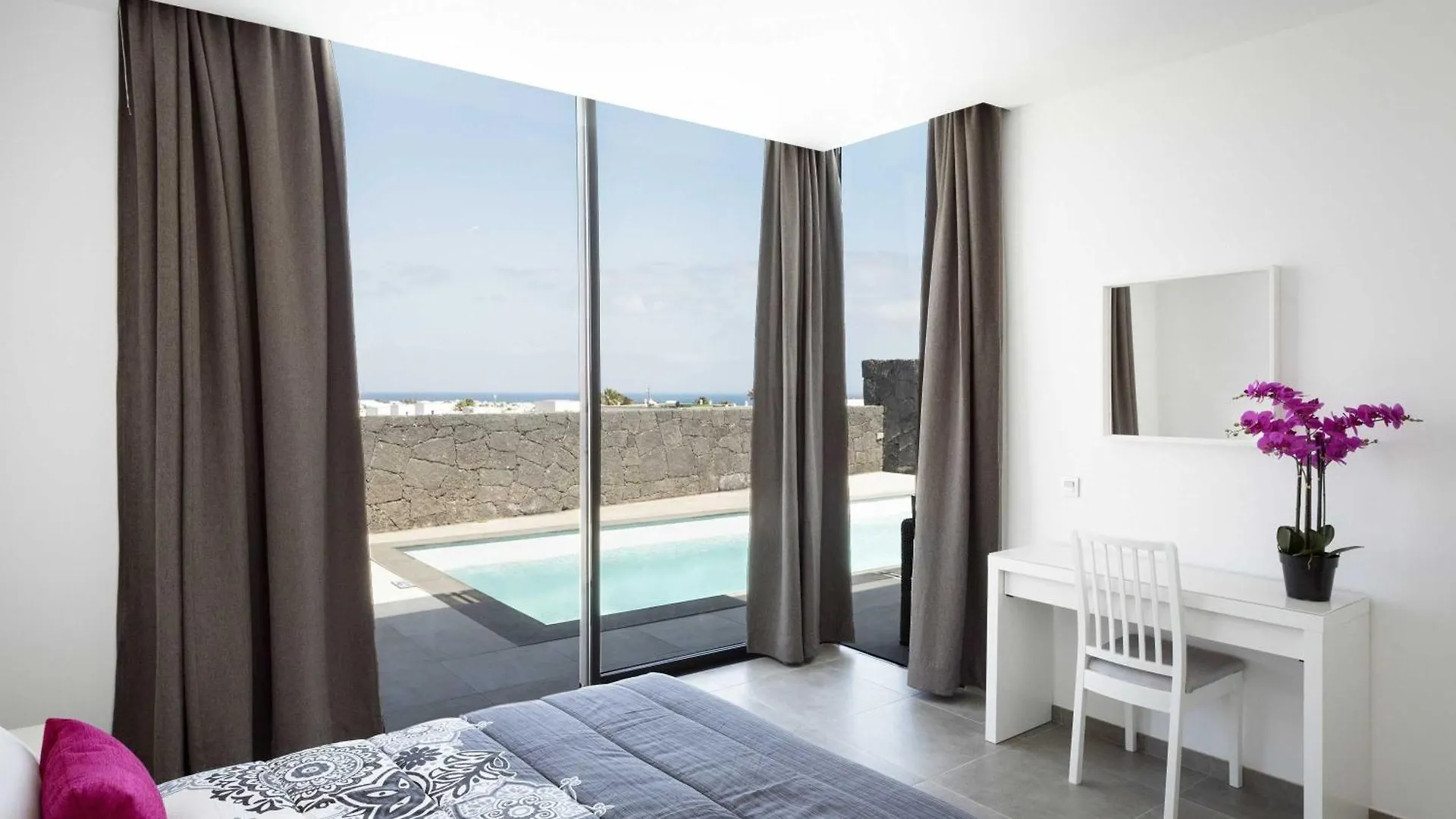 Modern Los Mojones Villa 3 Bedrooms All En-Suite Villa Berniente Great Sea Views Puerto Del Carmen 0*, Puerto del Carmen (Lanzarote) Spanien