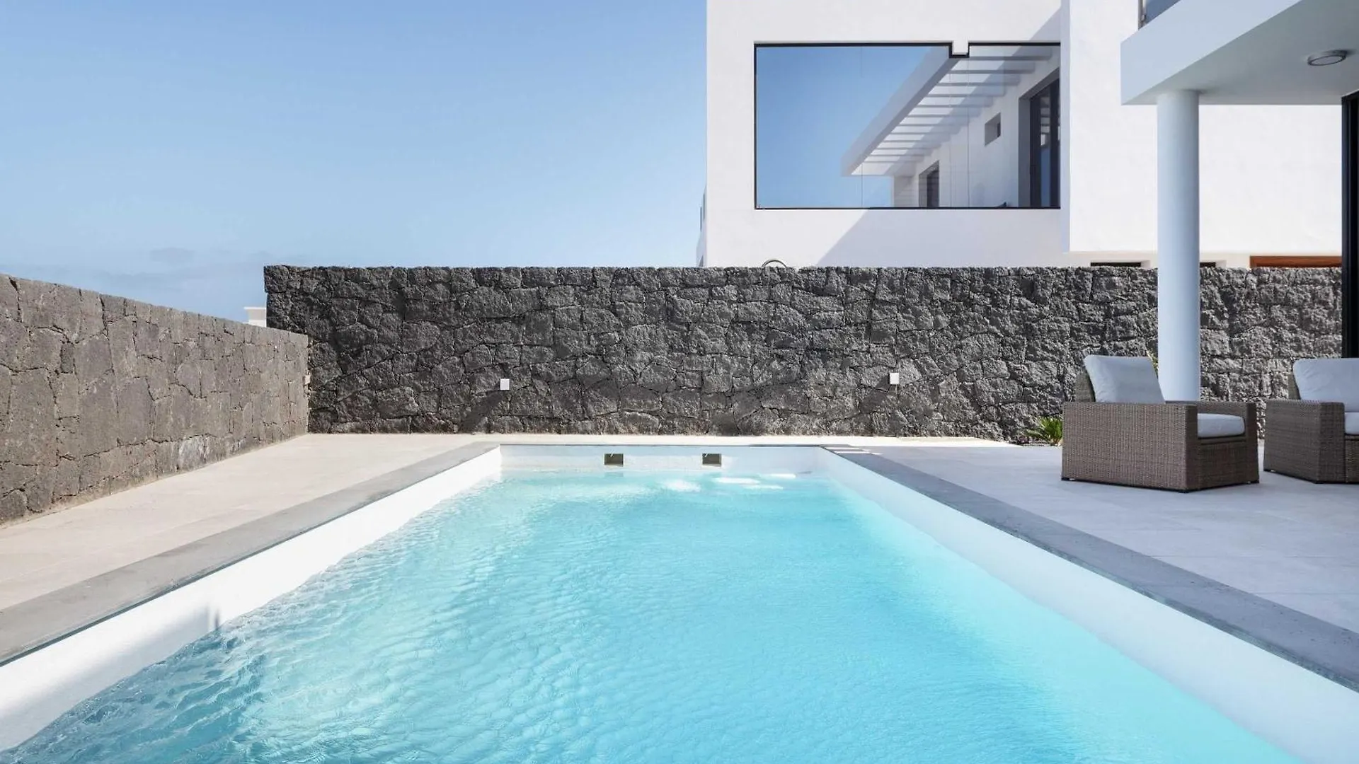 Modern Los Mojones Villa 3 Bedrooms All En-Suite Villa Berniente Great Sea Views Puerto Del Carmen Spanien