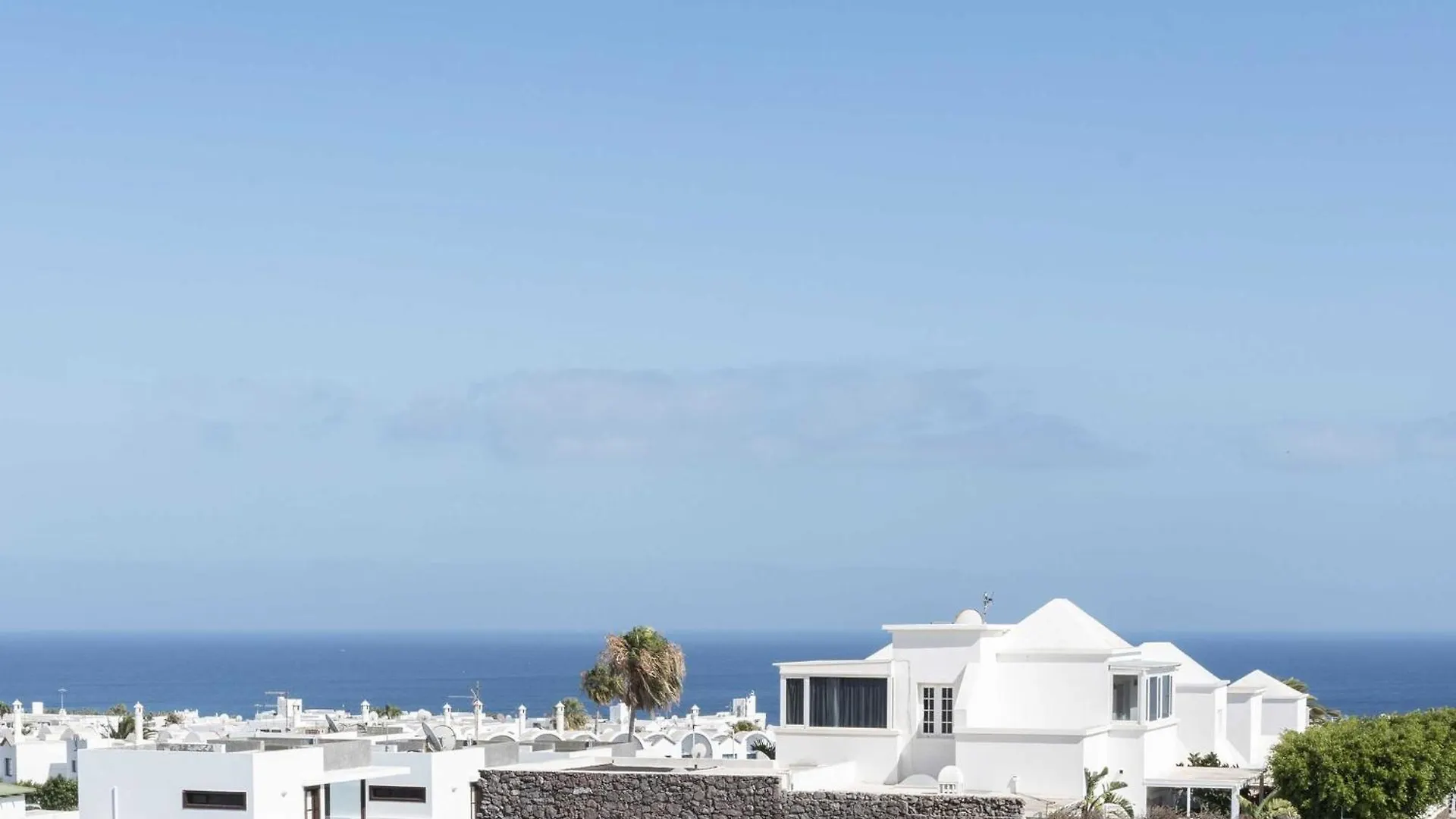 Modern Los Mojones Villa 3 Bedrooms All En-Suite Villa Berniente Great Sea Views Puerto Del Carmen 0*, Puerto del Carmen (Lanzarote)