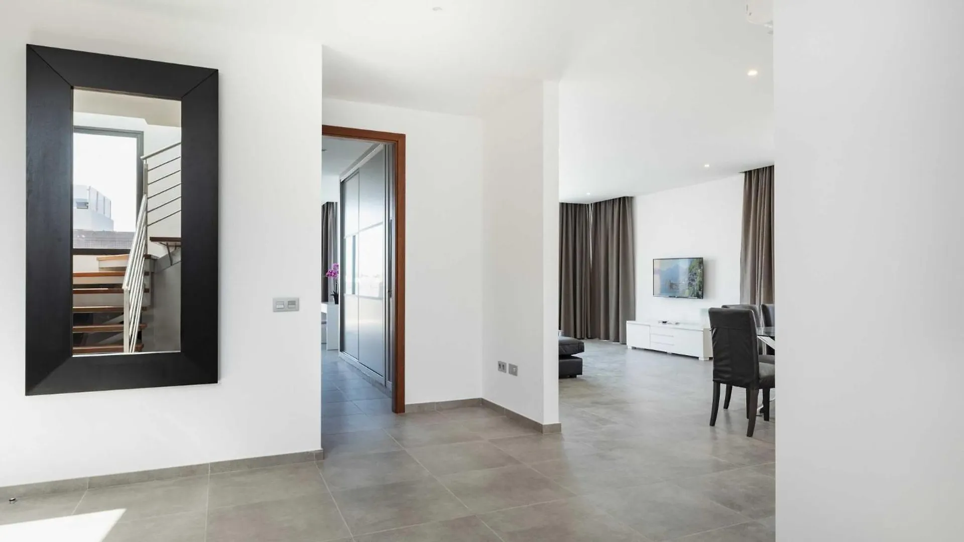 Modern Los Mojones Villa 3 Bedrooms All En-Suite Villa Berniente Great Sea Views Puerto Del Carmen Spanien