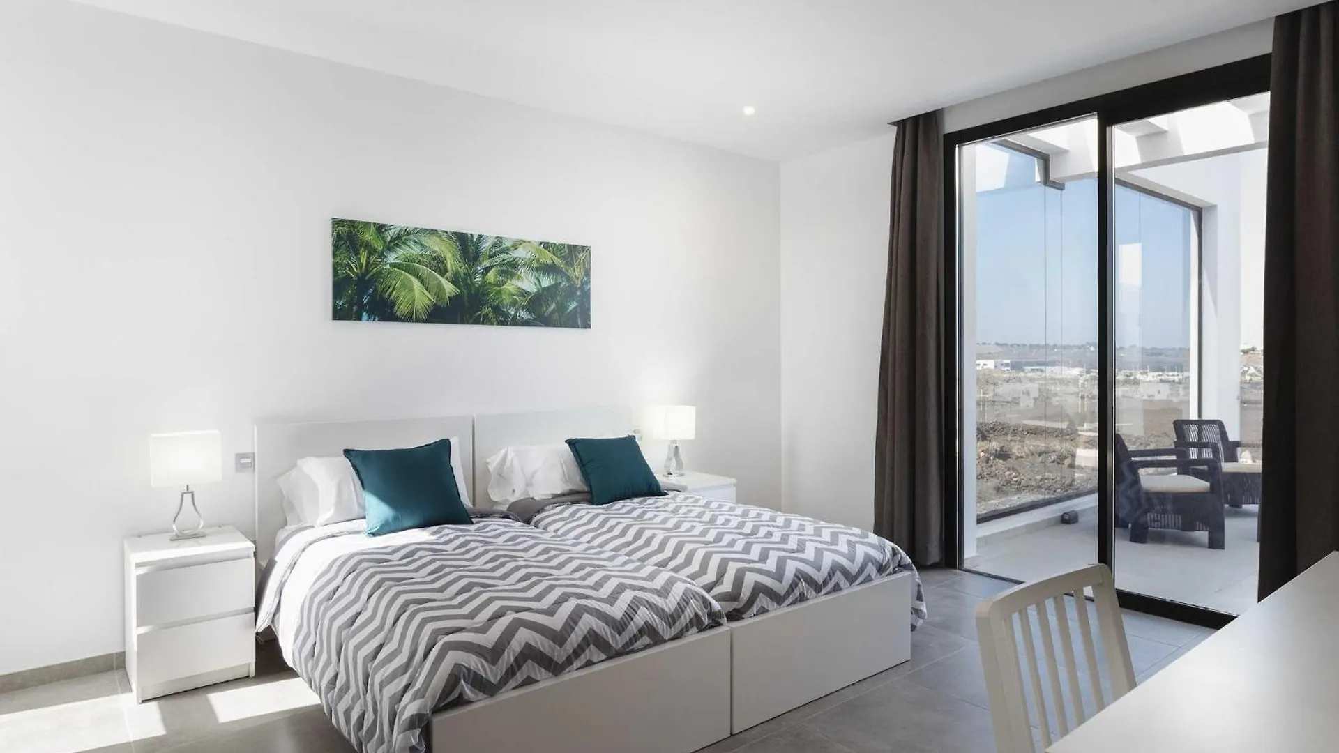 Modern Los Mojones Villa 3 Bedrooms All En-Suite Villa Berniente Great Sea Views Puerto Del Carmen Puerto del Carmen (Lanzarote)